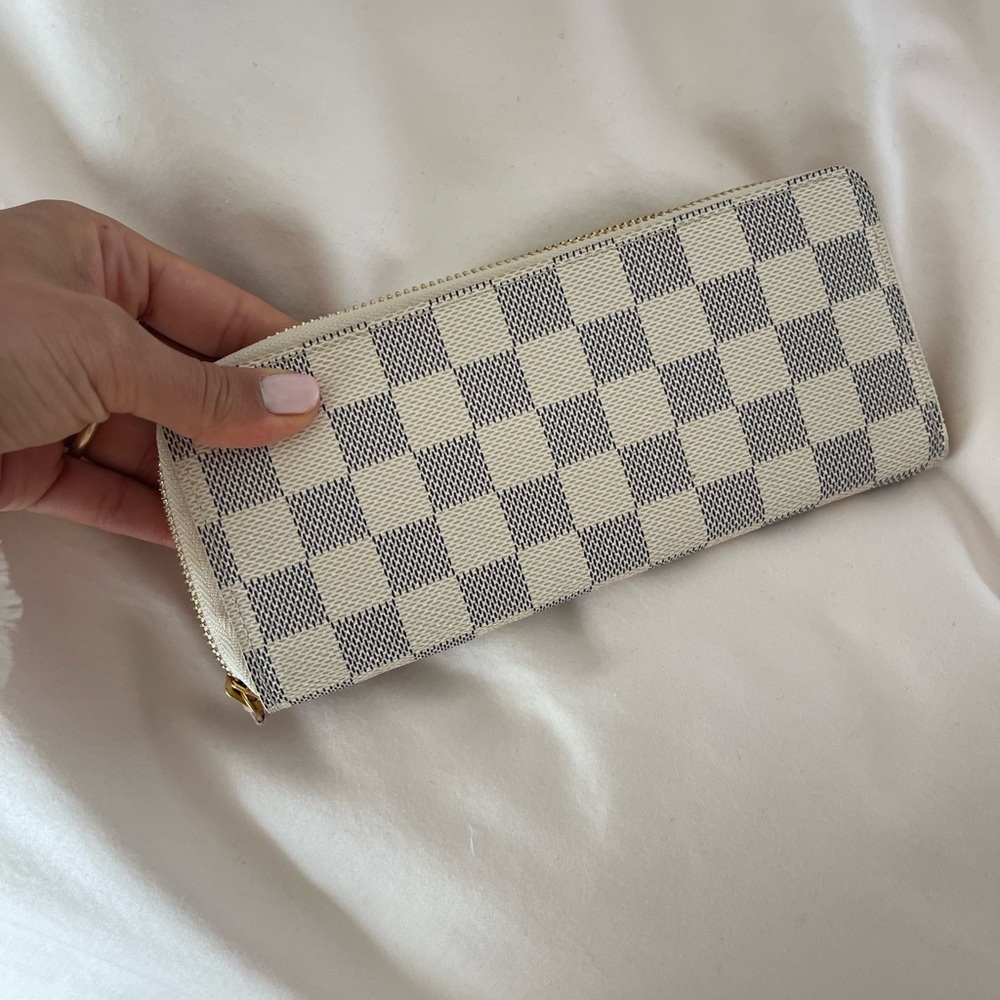 Rare Louis Vuitton wallet with pink inside!!